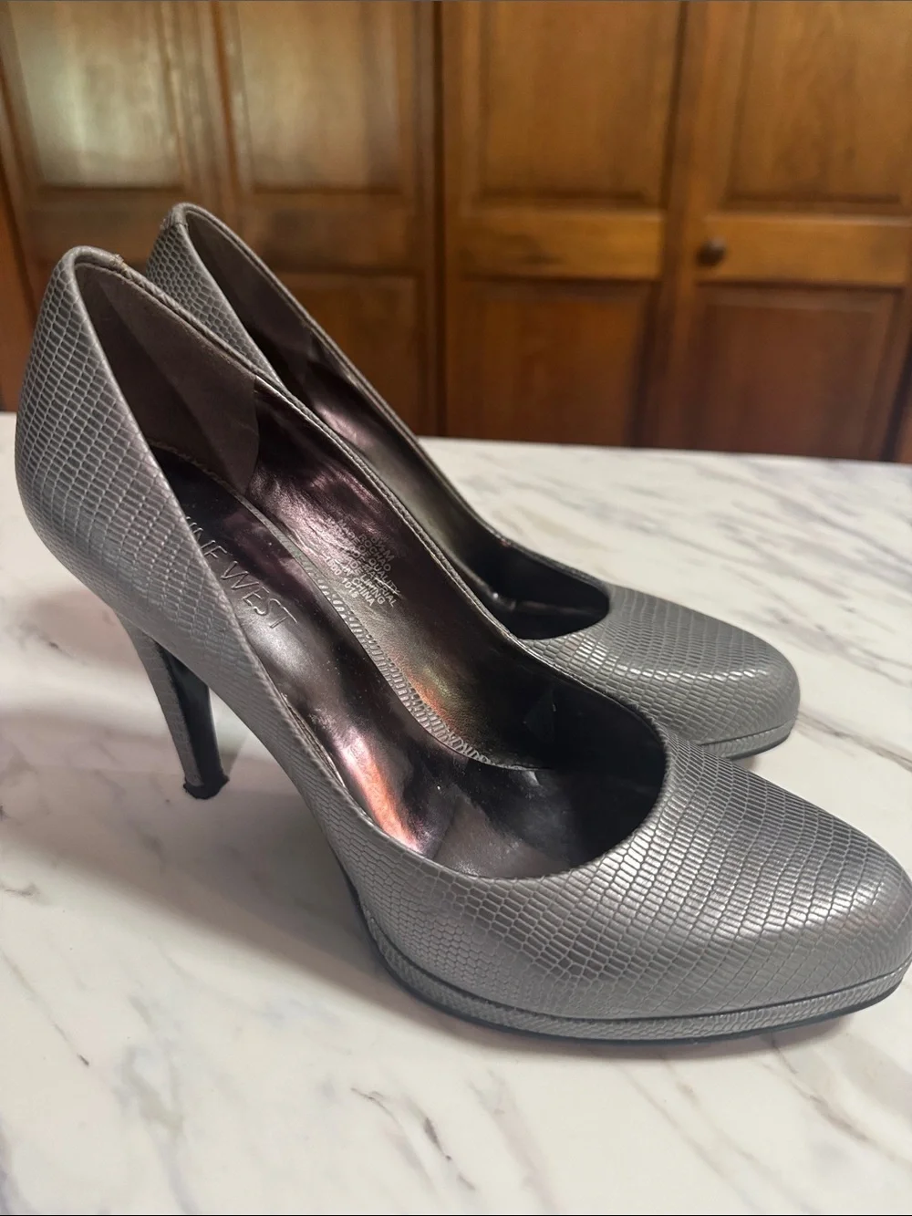 Nine West Silver-Gray Textured Pointed-Toe Pumps